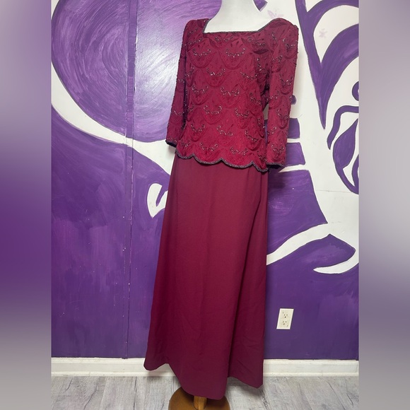 Adrianna Papéll Burgundy set with Beaded Top Sz 10 Preowned - Picture 2 of 16